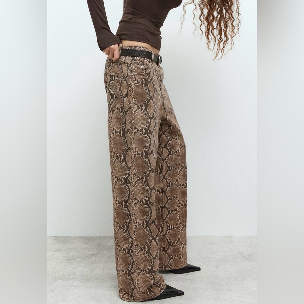H&M Snakeskin High Rise Wide Leg Jeans - Picture 2 of 5